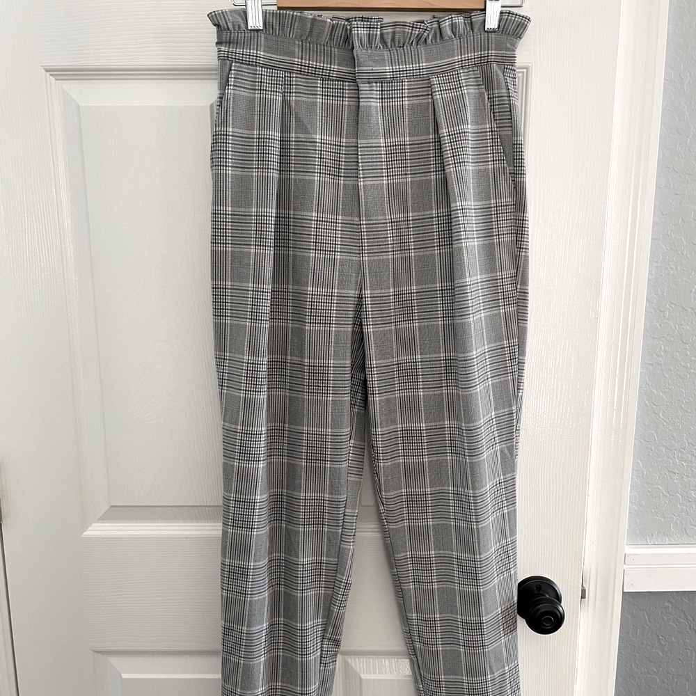 Cupcakes & Cashmere high waist ruffle pants